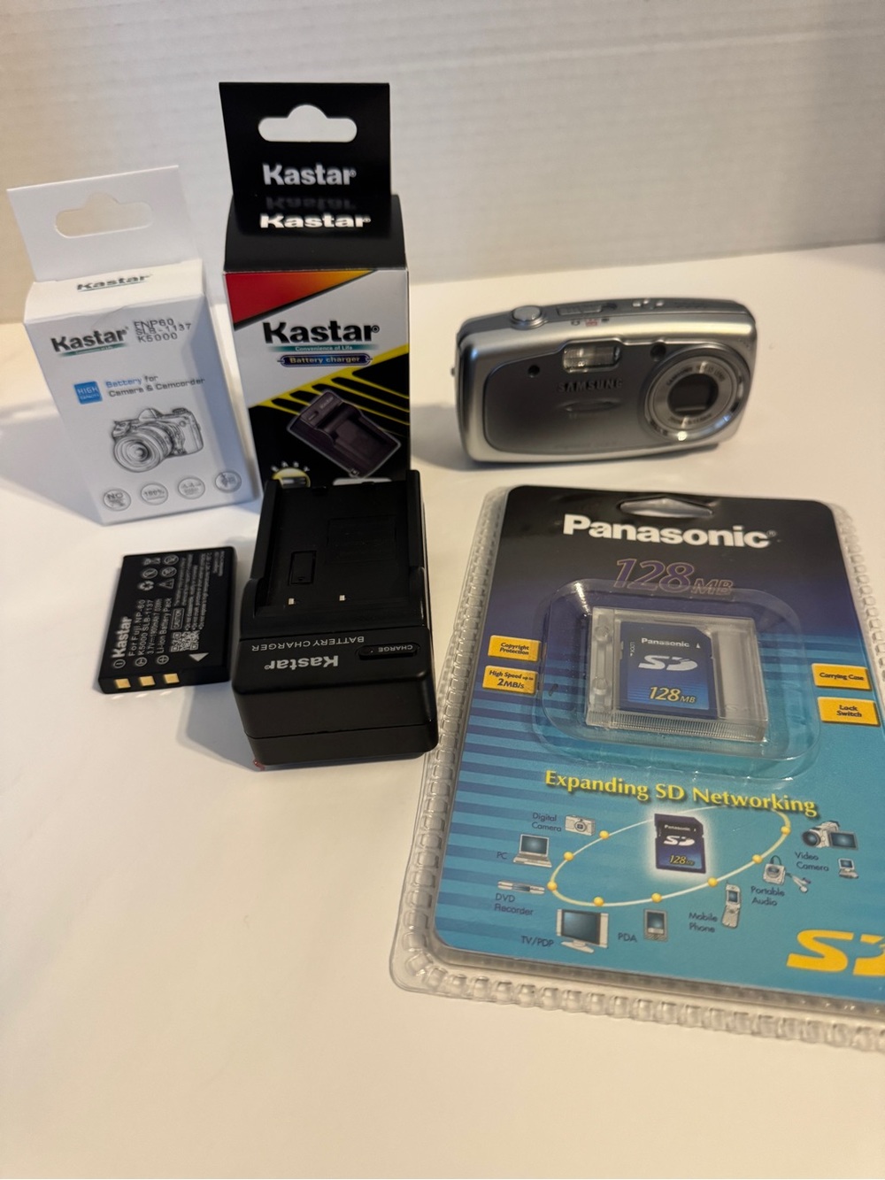 Y2K Samsung Digital Camera Digimax U-CA5 5.0MP Silver-Tested